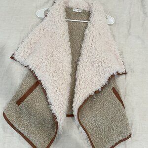 Sleeveless Sherpa-Lined Shawl - Tan/Brown/Cream